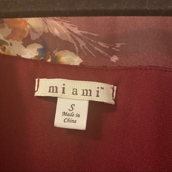 Bell Sleeve Floral Romper with Pockets - Picture 3 of 6